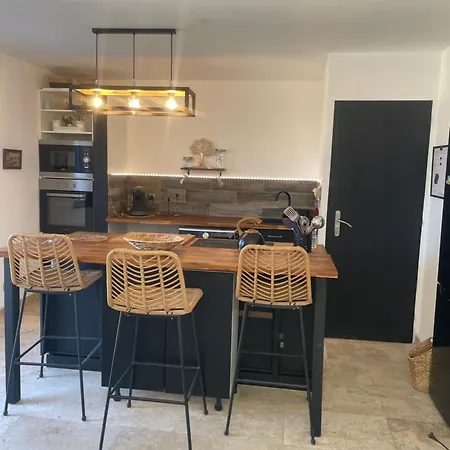 Chez Stephanie Au Calme Holiday home Martigues
